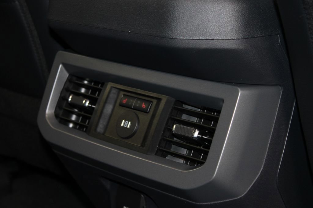 New 2026 Ford F250 Lariat w/ Black Appearance Package image 31