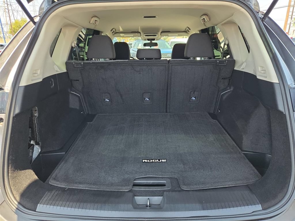 Used 2021 Nissan Rogue SV FWD image 17