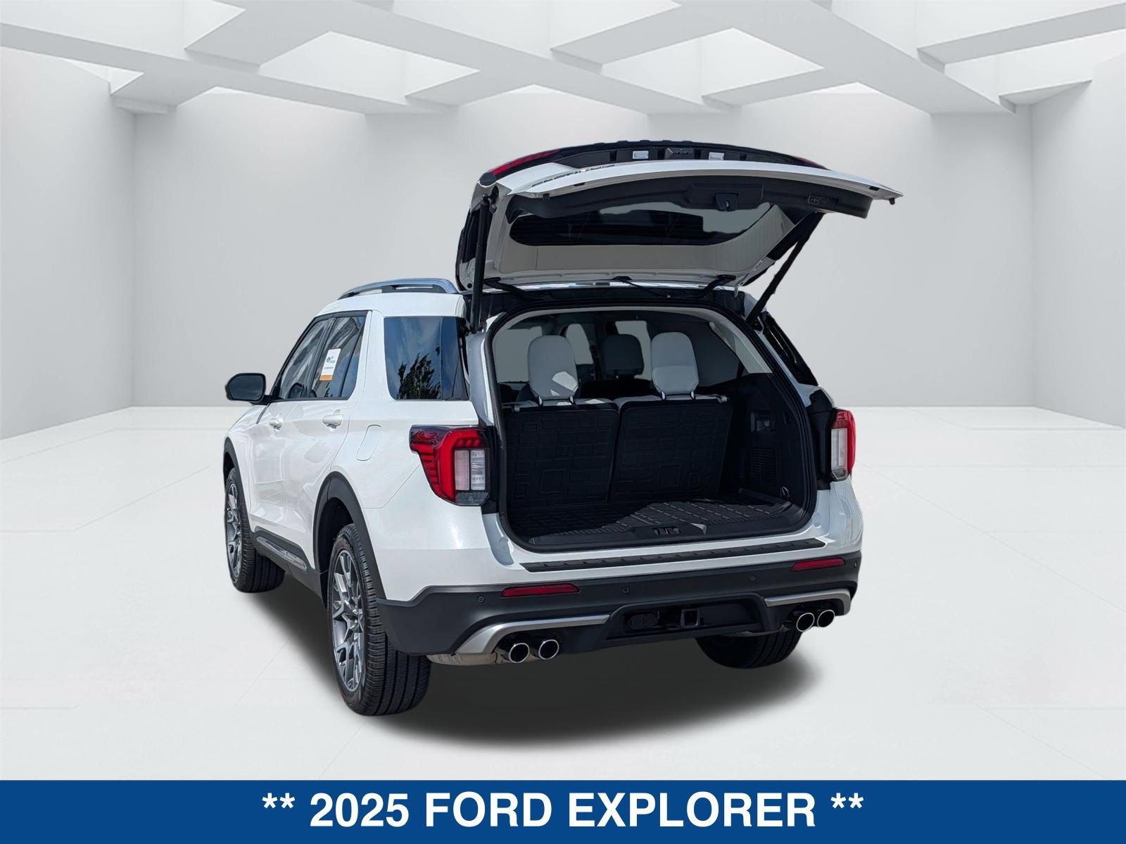 Used 2025 Ford Explorer Platinum w/ Ultimate Package AWD/4WD image 13