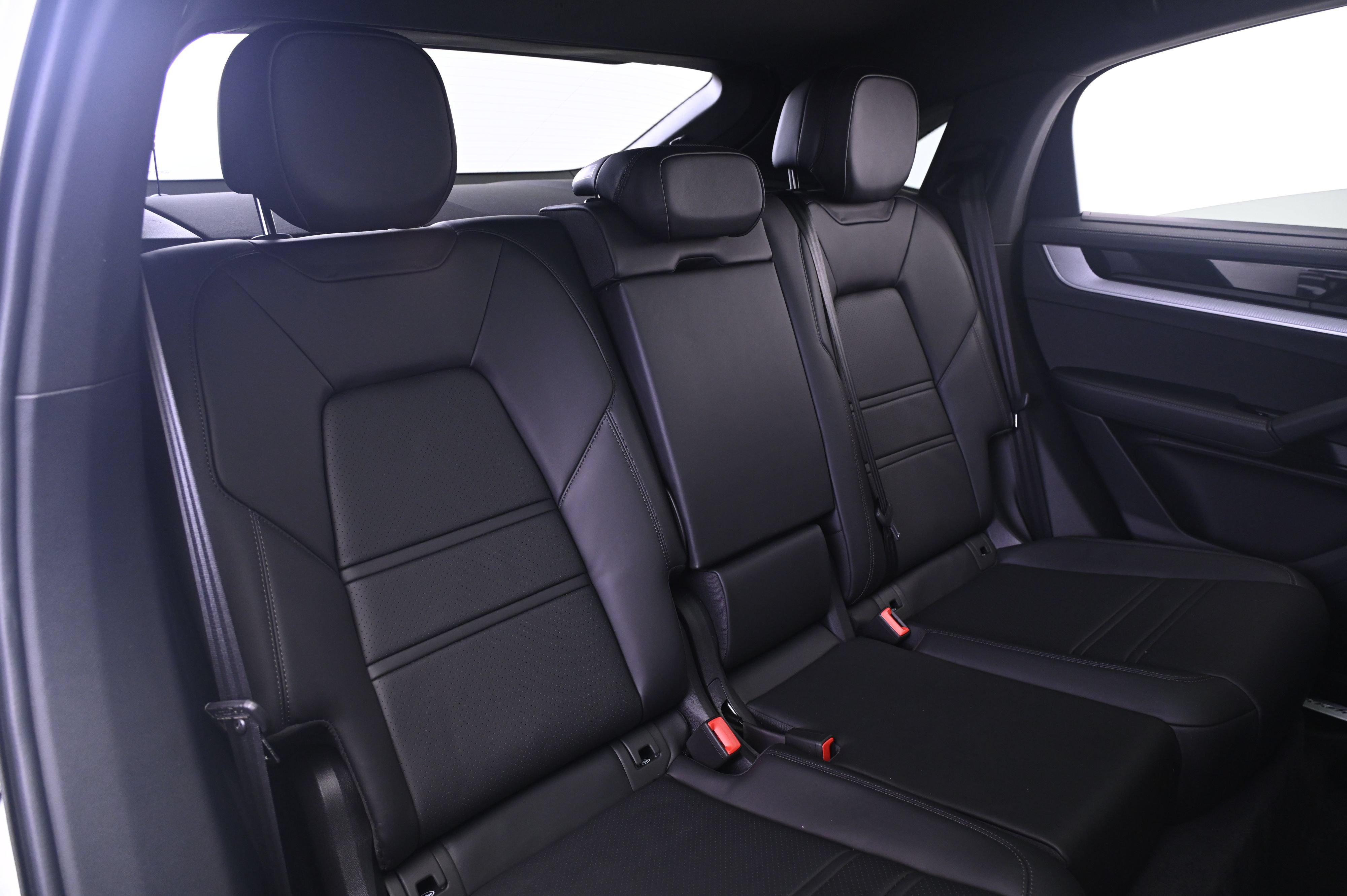 Certified 2026 Porsche Cayenne S AWD/4WD image 19