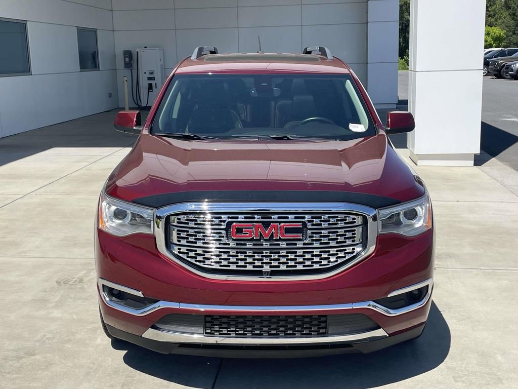 Used 2017 GMC Acadia Denali w/ Technology Package FWD image 3