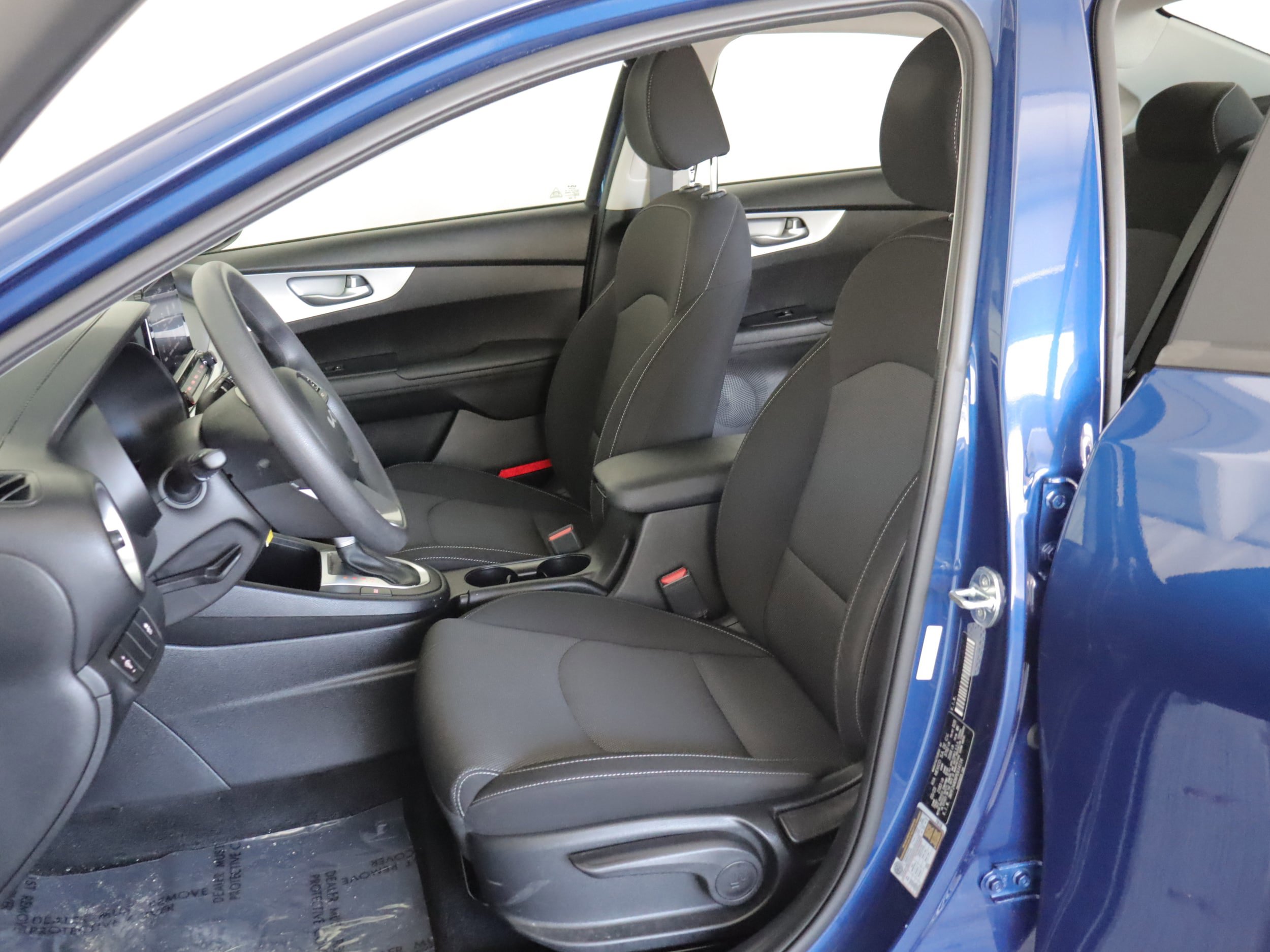 Used 2023 Kia Forte LXS FWD image 6