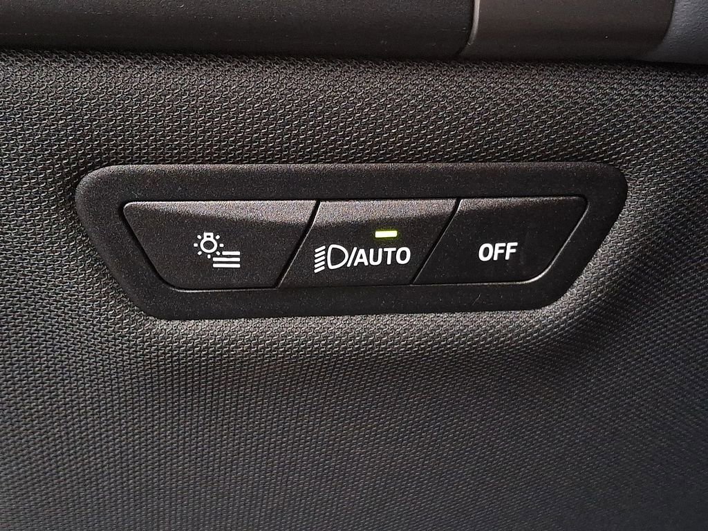 Used 2025 BMW iX M60 image 22