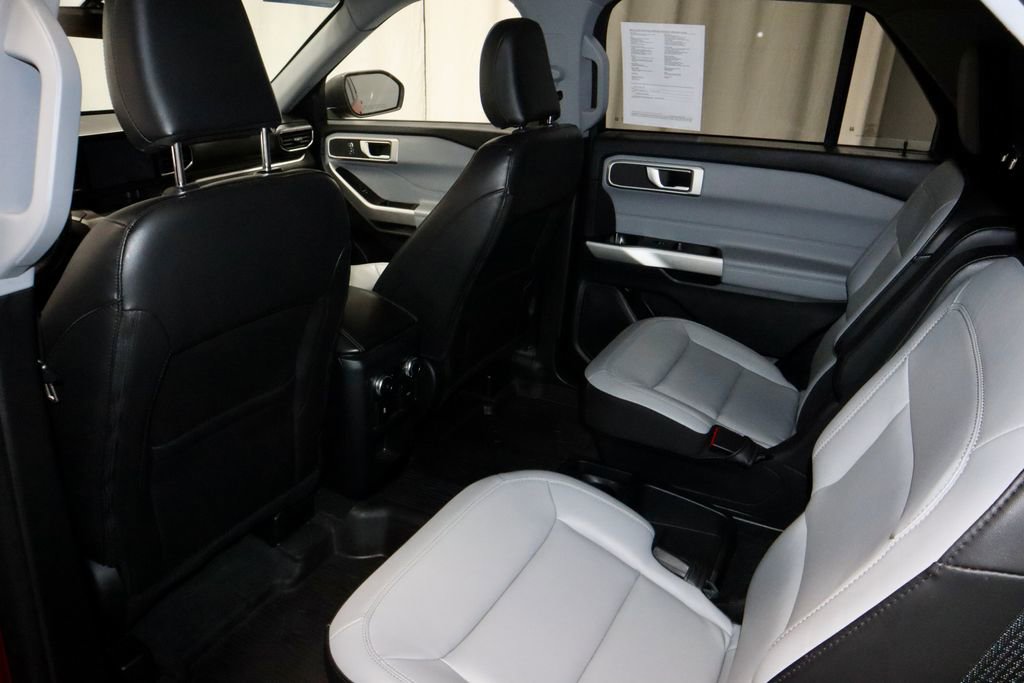 Certified 2021 Ford Explorer XLT w/ Equipment Group 202A AWD/4WD image 22