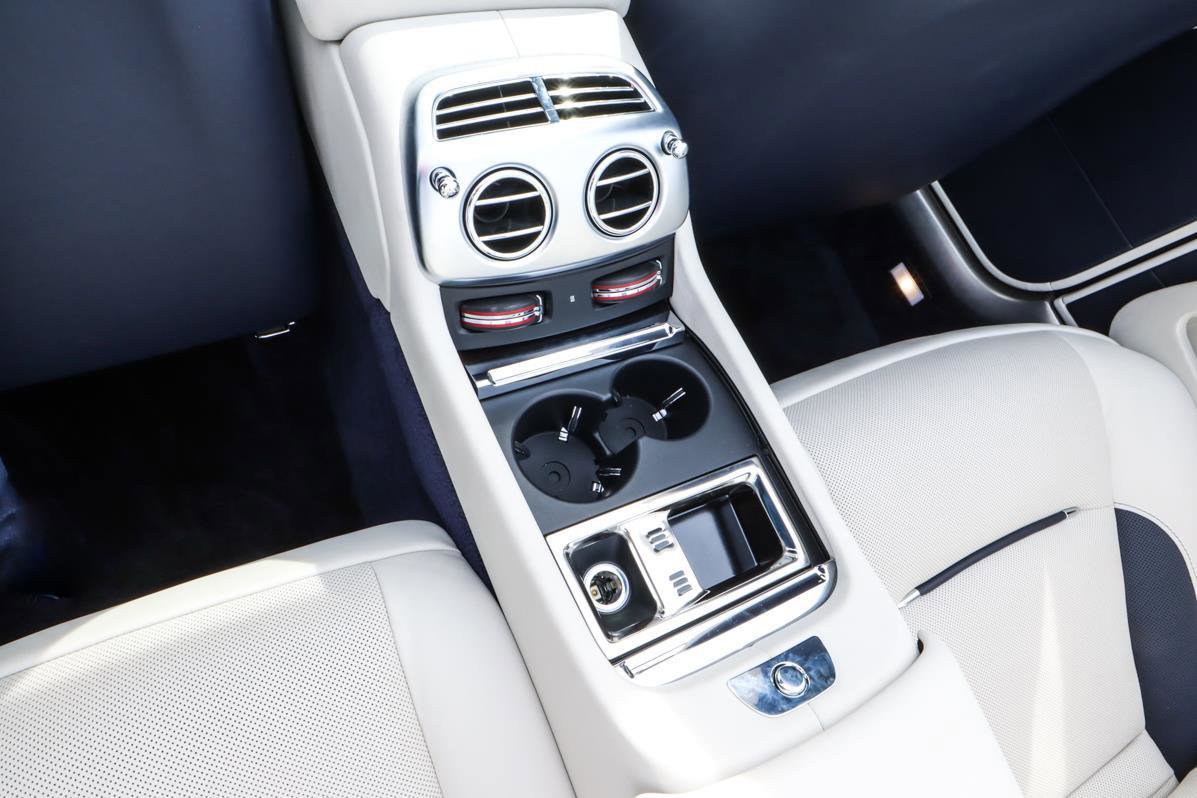 Used 2019 Rolls-Royce Dawn image 34