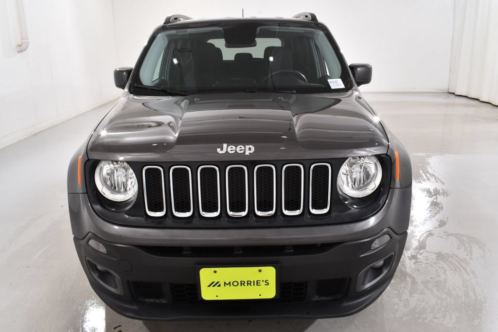 Used 2017 Jeep Renegade Latitude AWD/4WD image 3