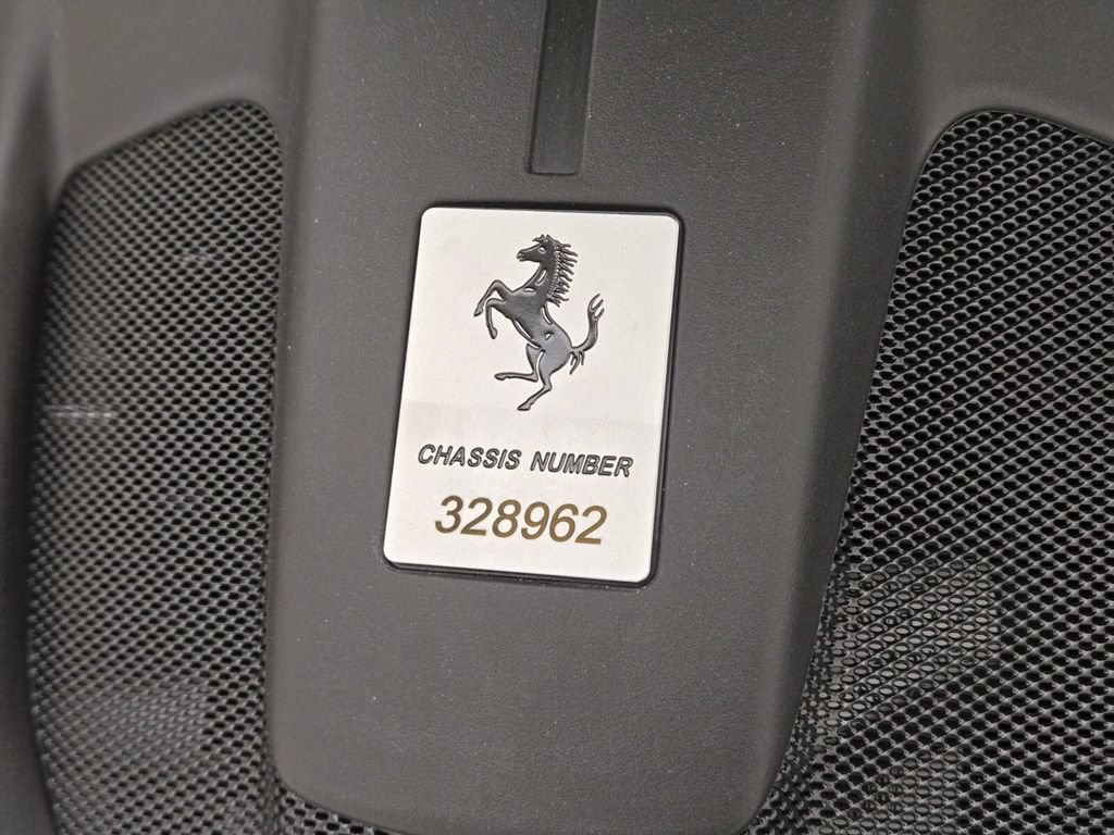 Used 2026 Ferrari Roma Spider RWD image 31