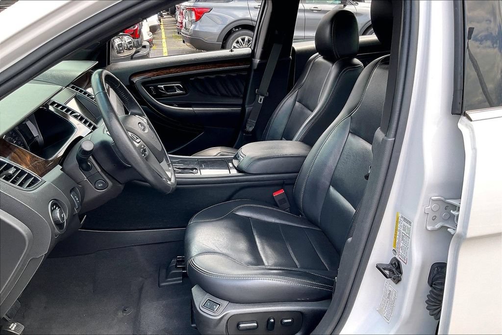 Used 2019 Ford Taurus Limited AWD/4WD image 24