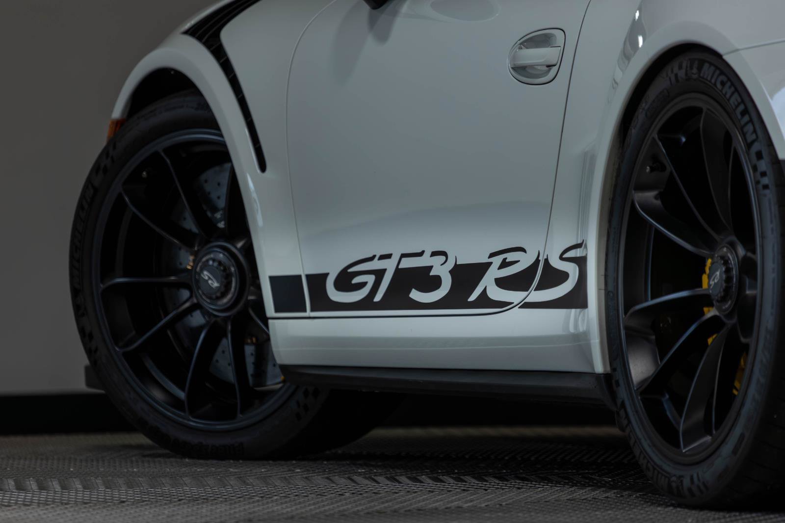 Used 2016 Porsche 911 GT3 RS RWD image 41