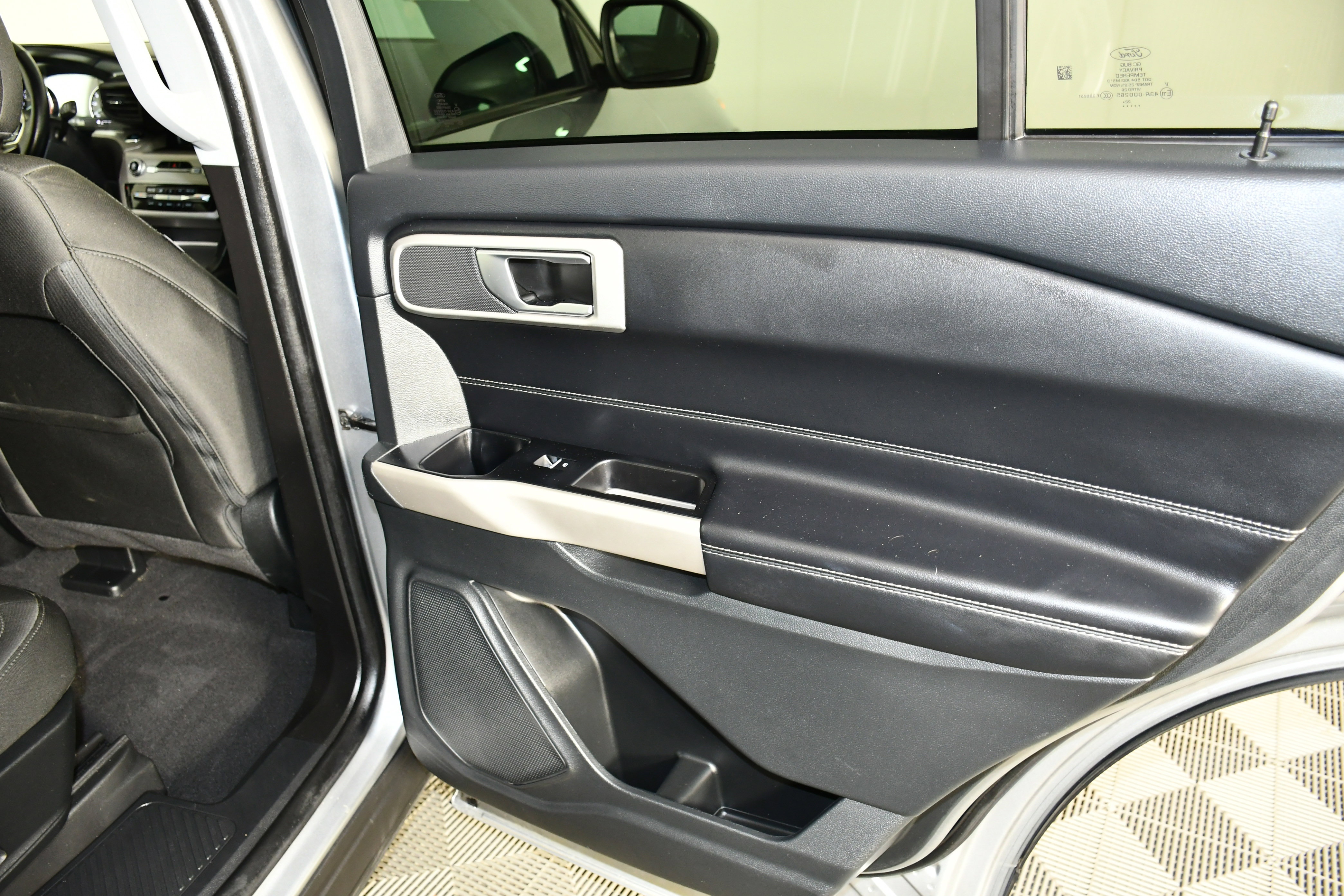 Used 2023 Ford Explorer XLT image 42