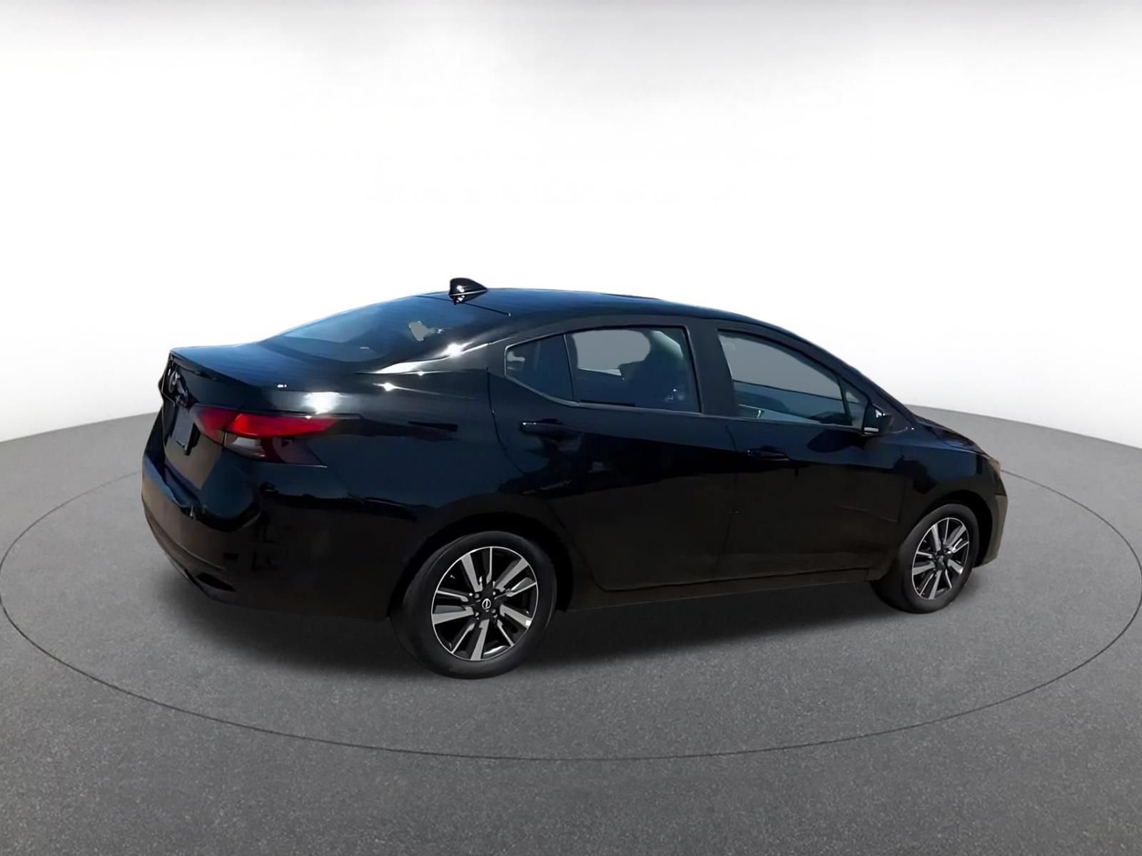 Used 2025 Nissan Versa SV FWD image 13
