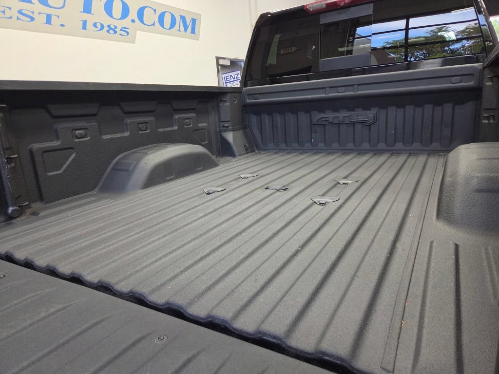 Used 2024 GMC Sierra 2500 AT4 w/ Technology Package AWD/4WD image 13
