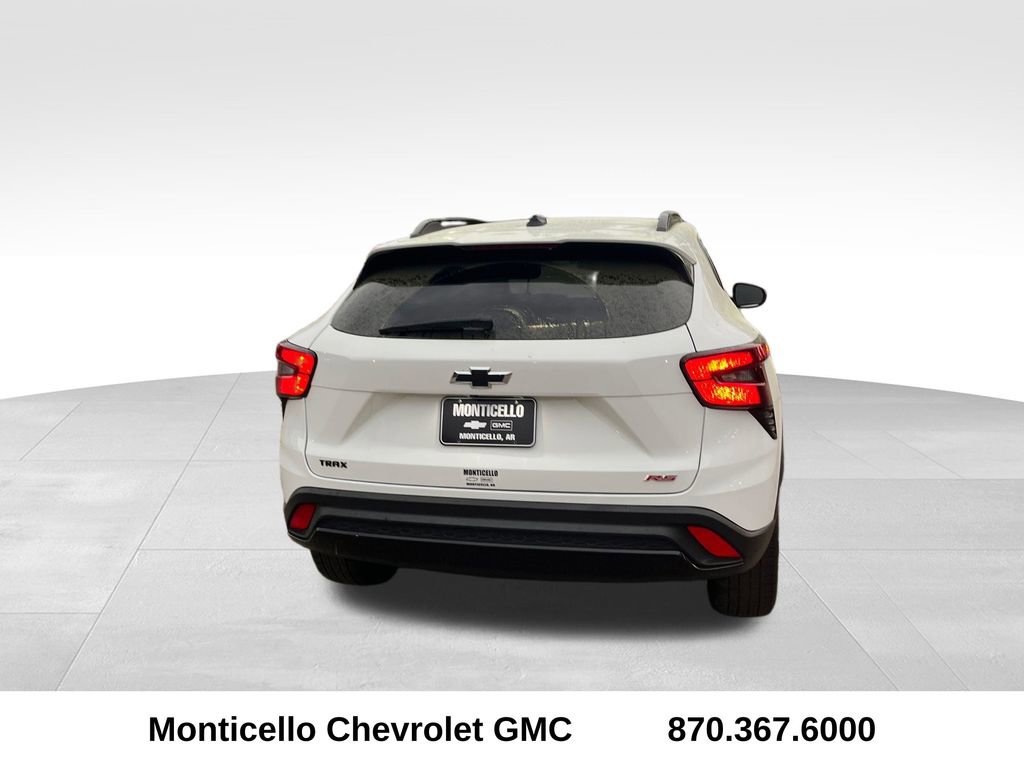 Used 2024 Chevrolet Trax RS w/ Driver Confidence Package FWD image 4