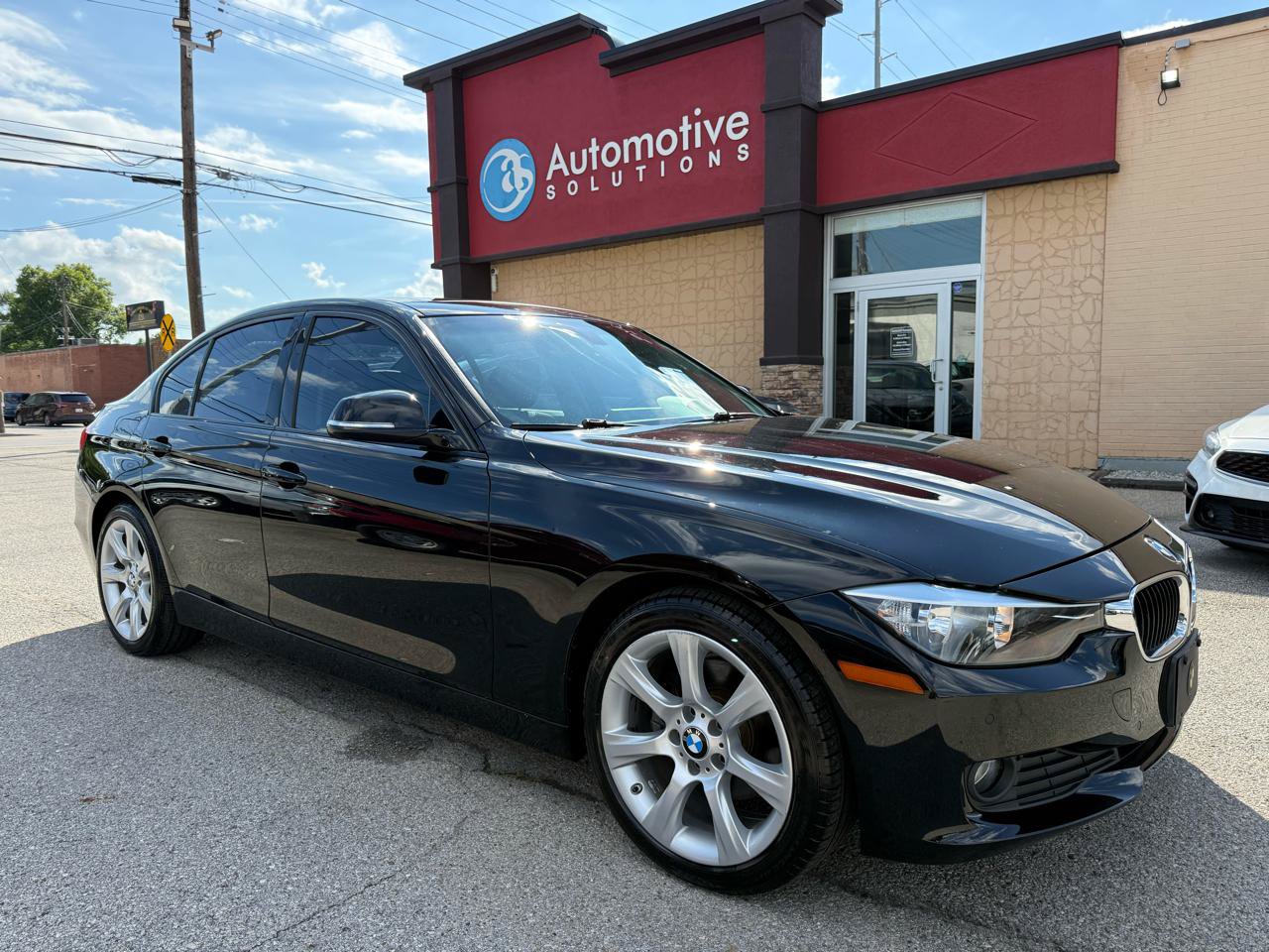 Used 2015 BMW 320i Sedan RWD image 1