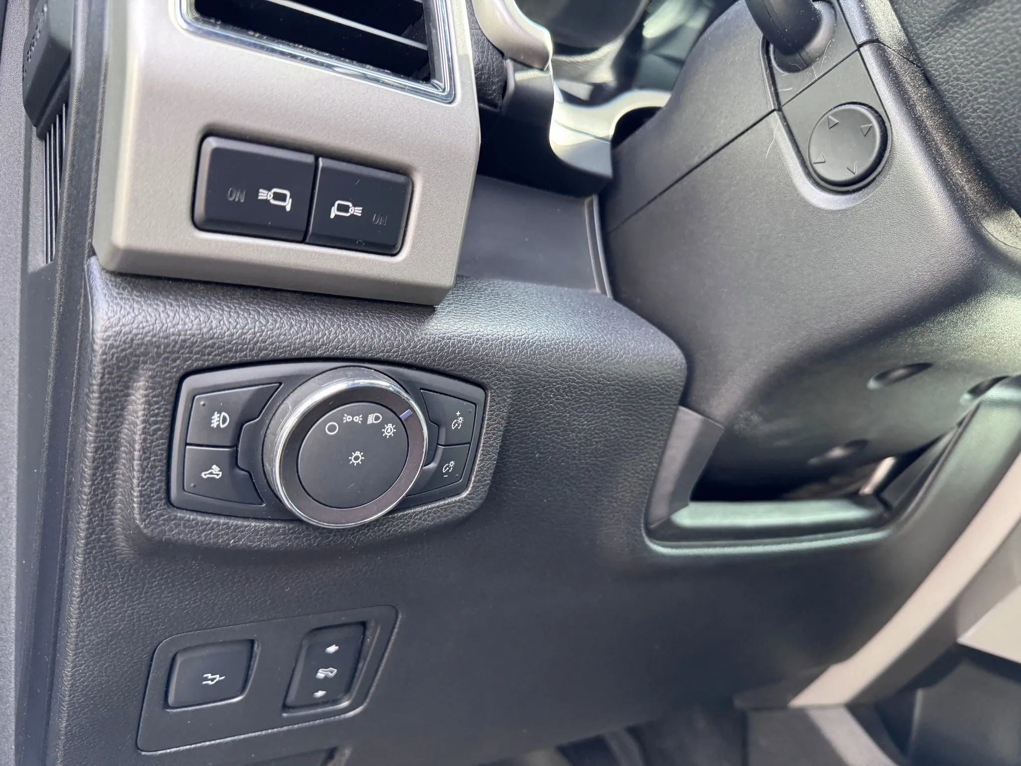 Used 2019 Ford F250 Lariat w/ Lariat Ultimate Package image 19