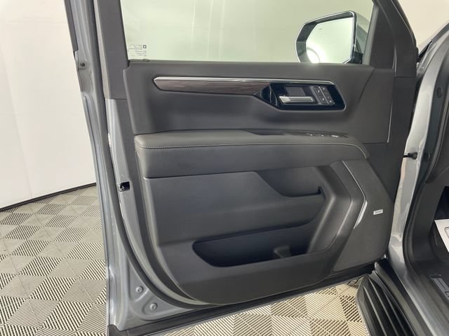 New 2026 Chevrolet Tahoe Premier w/ Sun And Tow Package AWD/4WD image 13