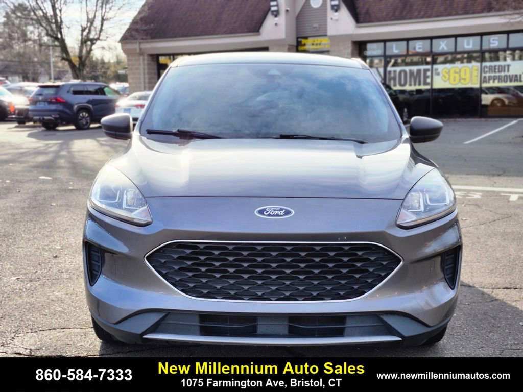 Used 2022 Ford Escape SE w/ Cold Weather Package image 8