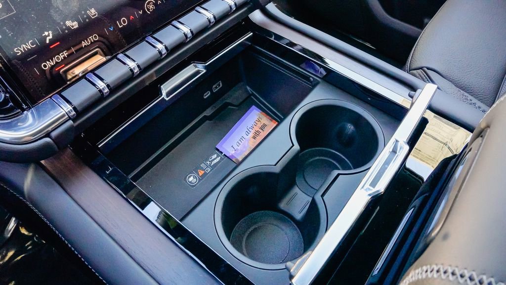 New 2026 GMC Yukon XL Denali w/ Denali Reserve Package image 18