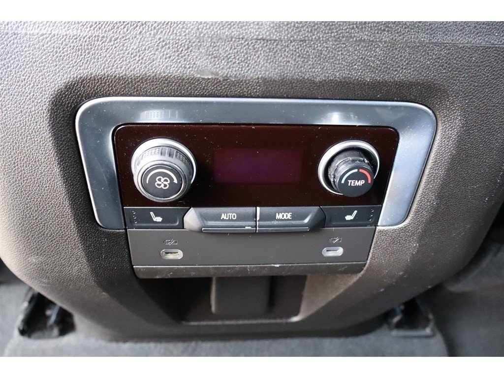 Used 2021 Chevrolet Tahoe Premier AWD/4WD image 29