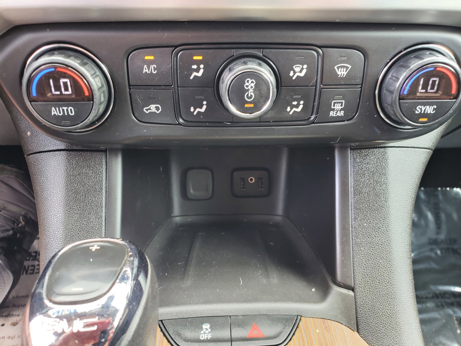 Used 2019 GMC Acadia SLE image 25