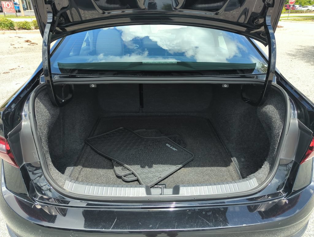 Used 2024 Volkswagen Jetta Sport FWD image 19