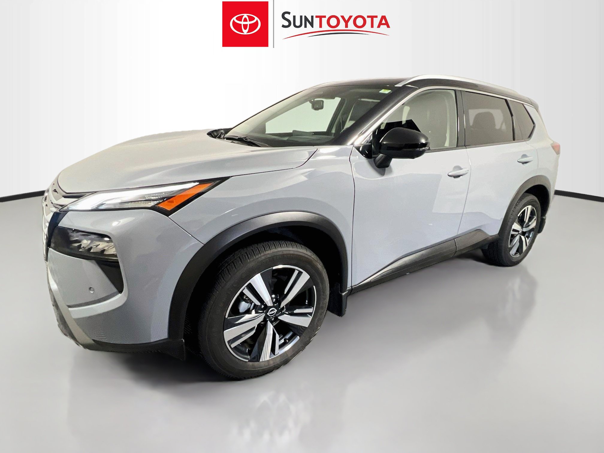 Used 2025 Nissan Rogue SL w/ SL Premium Package FWD image 9