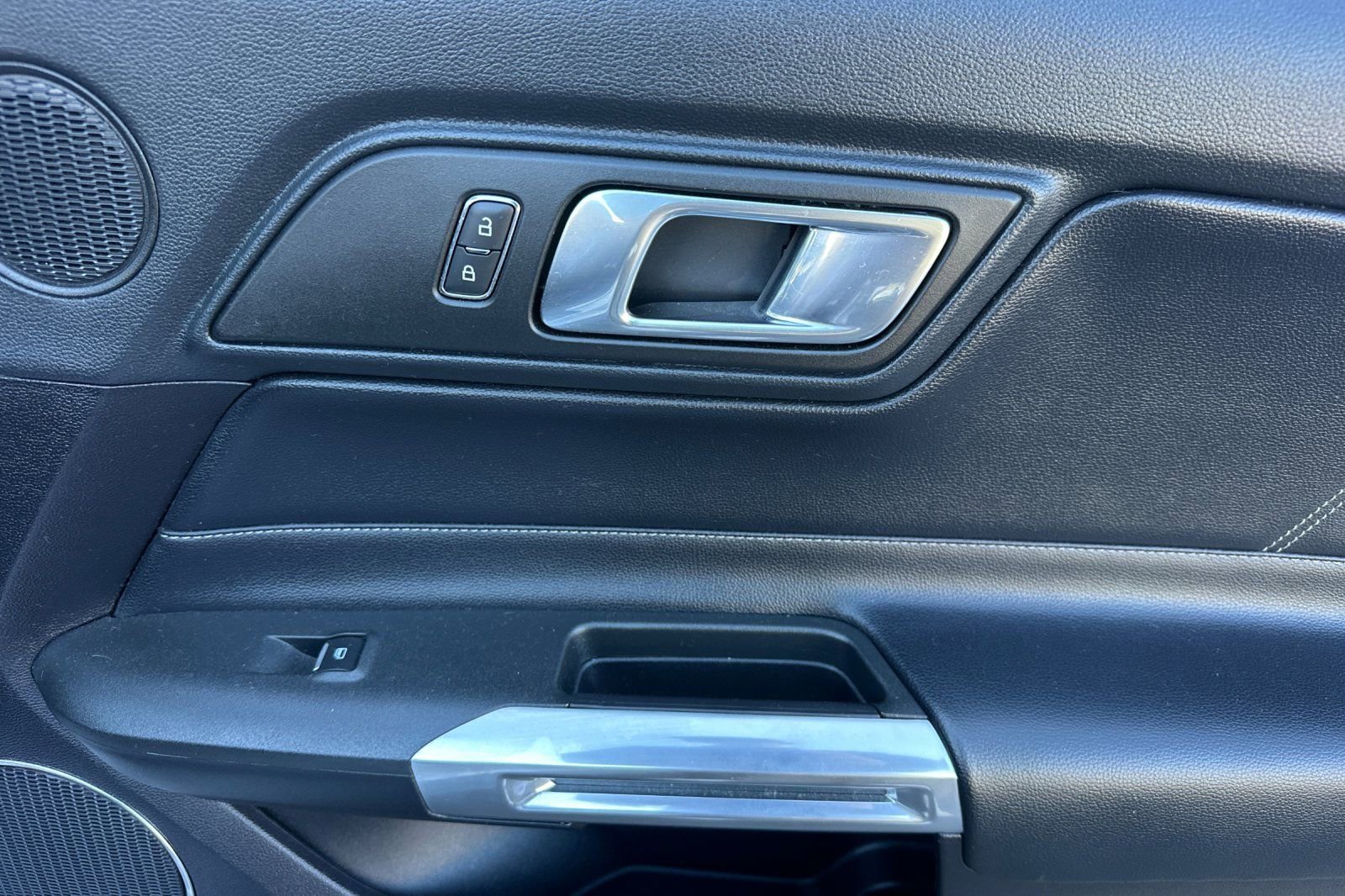 Used 2019 Ford Mustang GT Premium RWD image 13