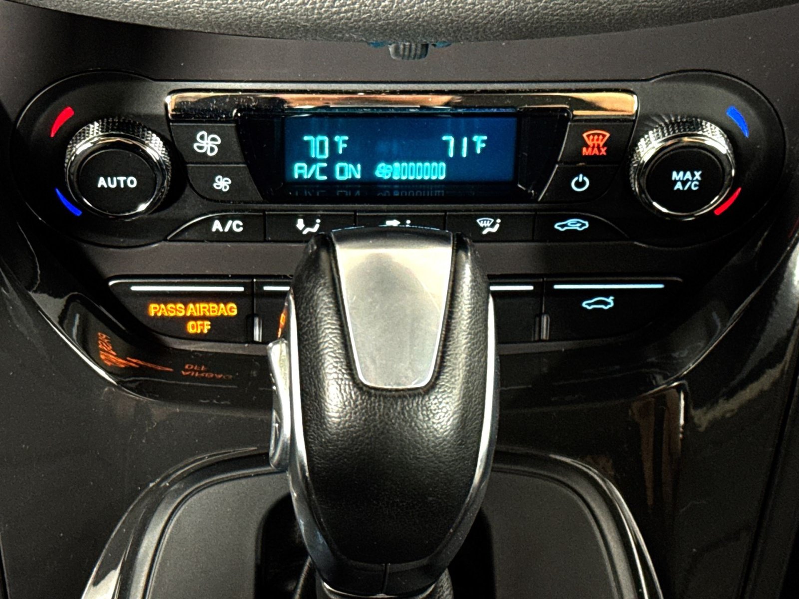 Used 2015 Ford Escape Titanium FWD image 21
