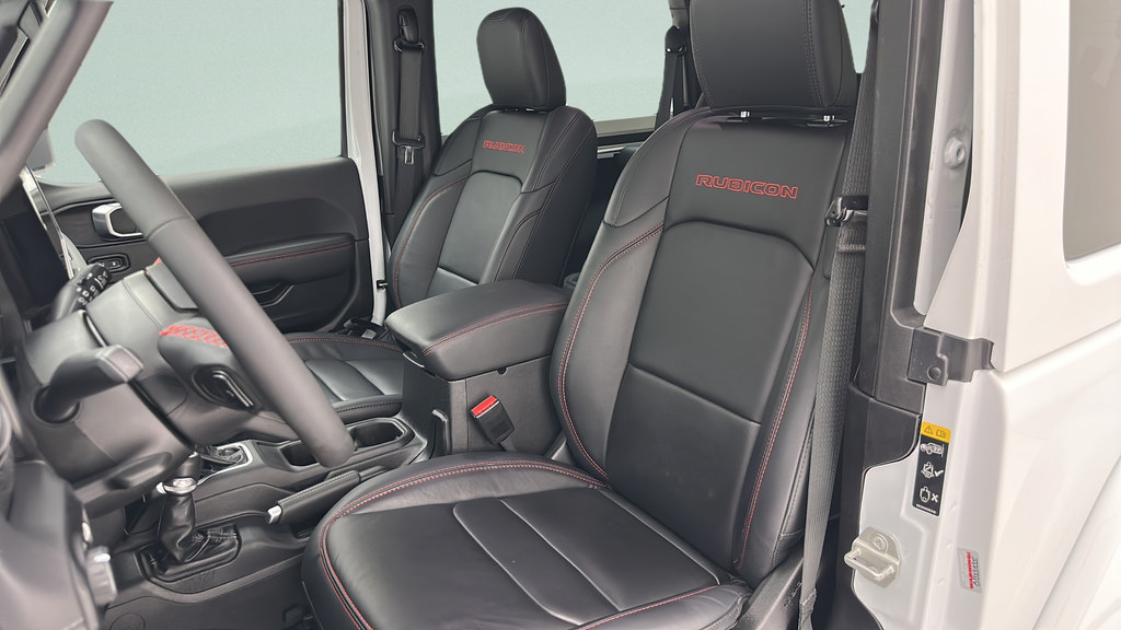 Used 2024 Jeep Wrangler Rubicon AWD/4WD image 11