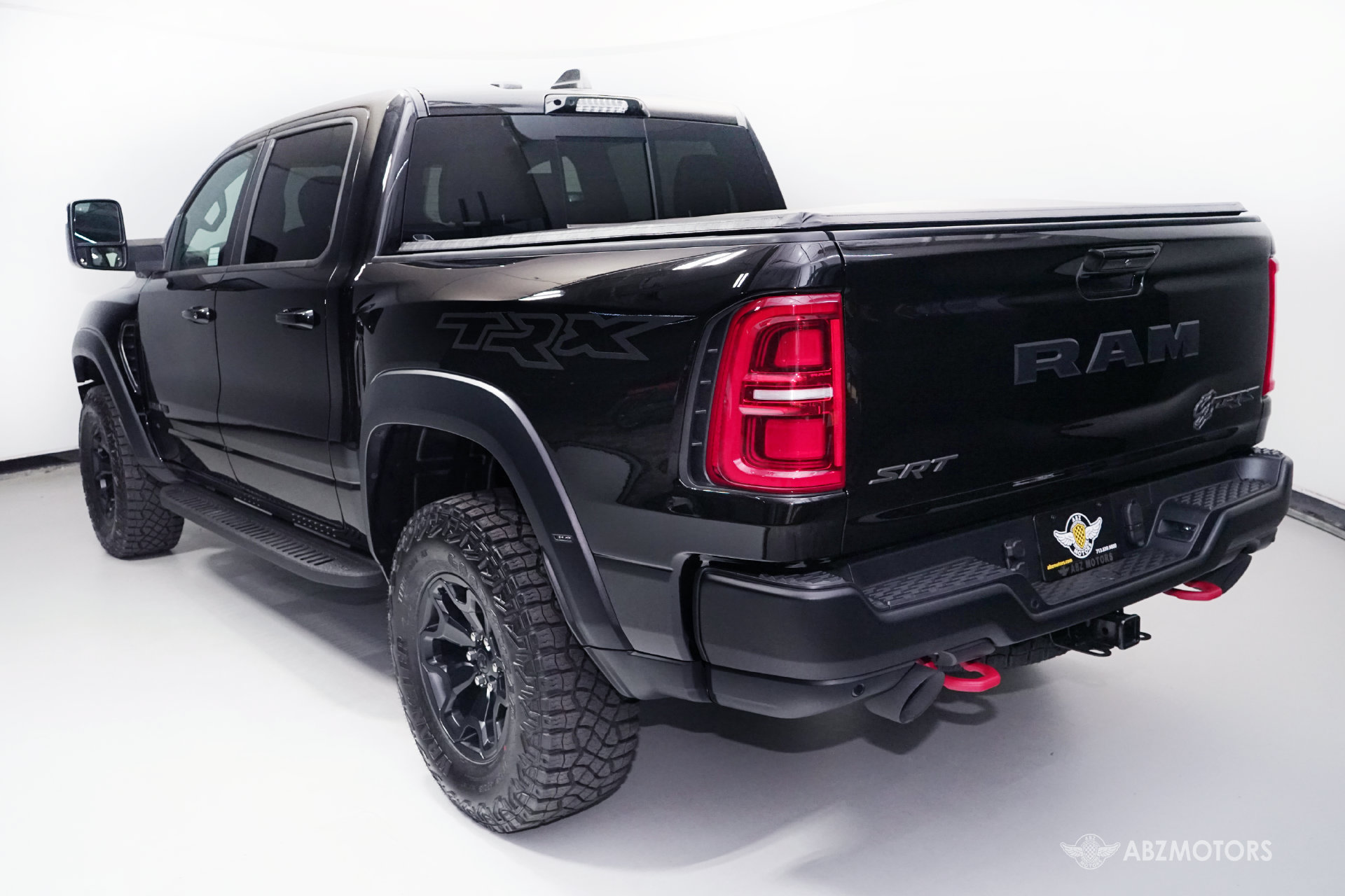 Used 2027 RAM 1500 4x4 Crew Cab image 6