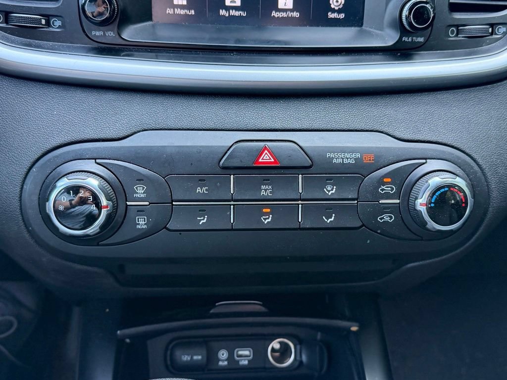 Used 2019 Kia Sorento AWD image 16