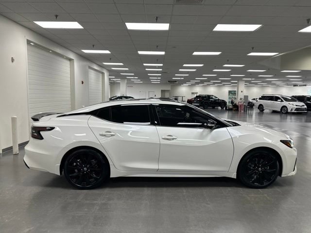 Used 2021 Nissan Maxima SR w/ Sport Mat Group FWD image 8