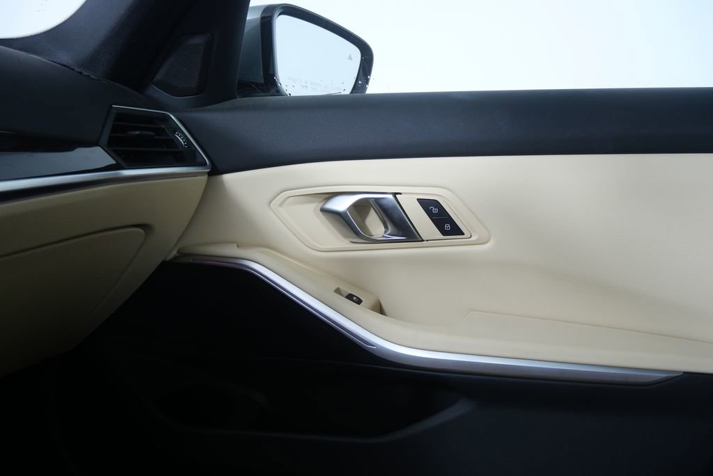 Certified 2024 BMW 330i Sedan image 25