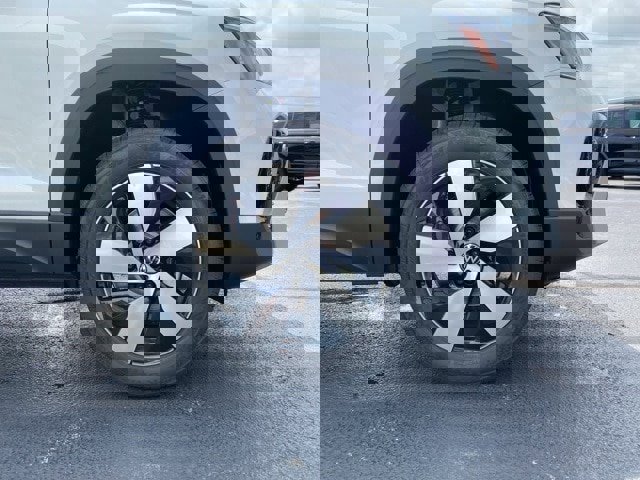 New 2025 Volkswagen Taos S image 21