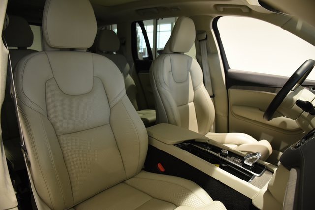 Used 2023 Volvo XC90 T8 Ultimate w/ Lounge Package image 20