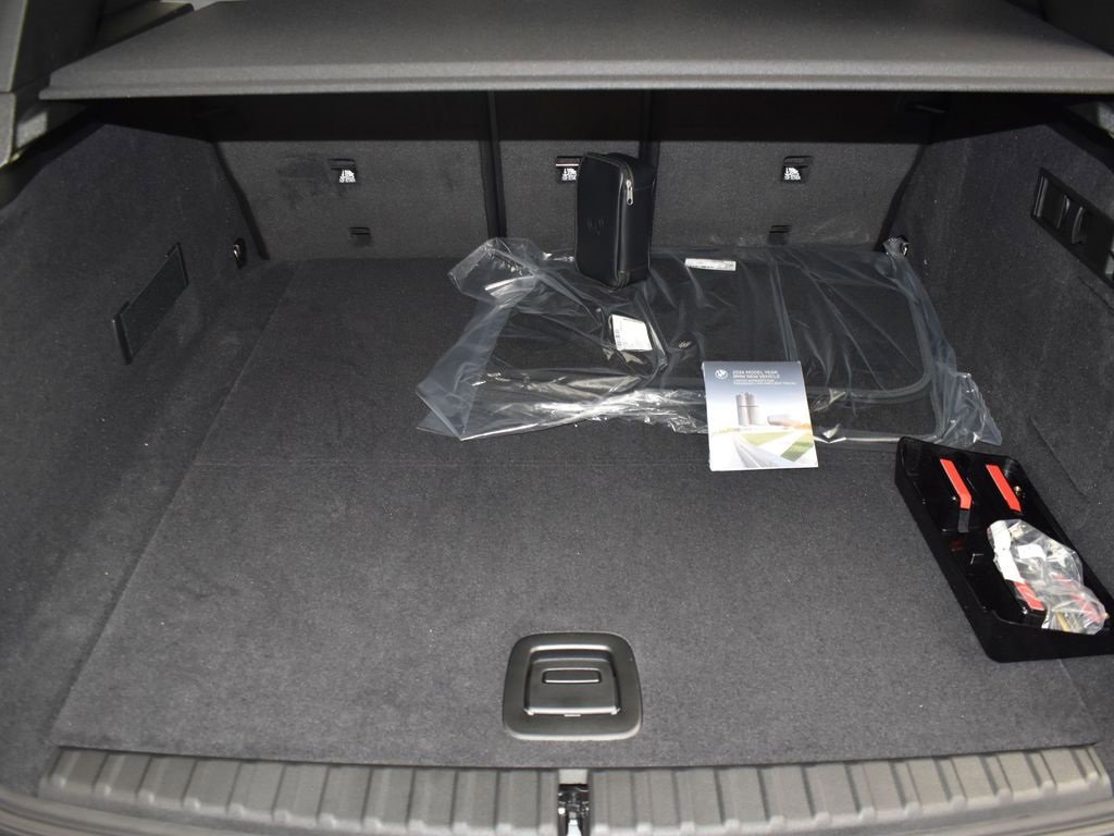 New 2026 BMW iX xDrive60 w/ M Sport Package image 22