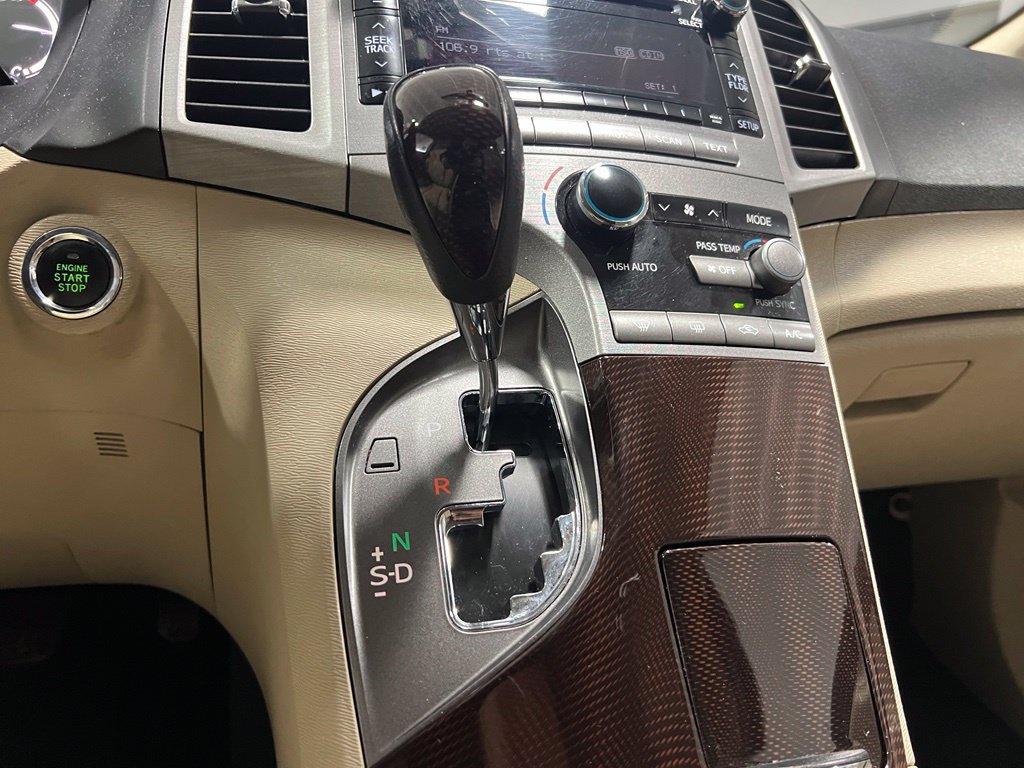 Used 2010 Toyota Venza AWD image 25