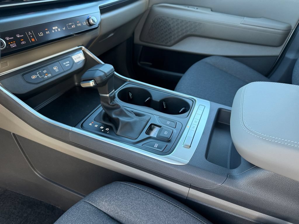 New 2026 Kia Carnival LX FWD image 19