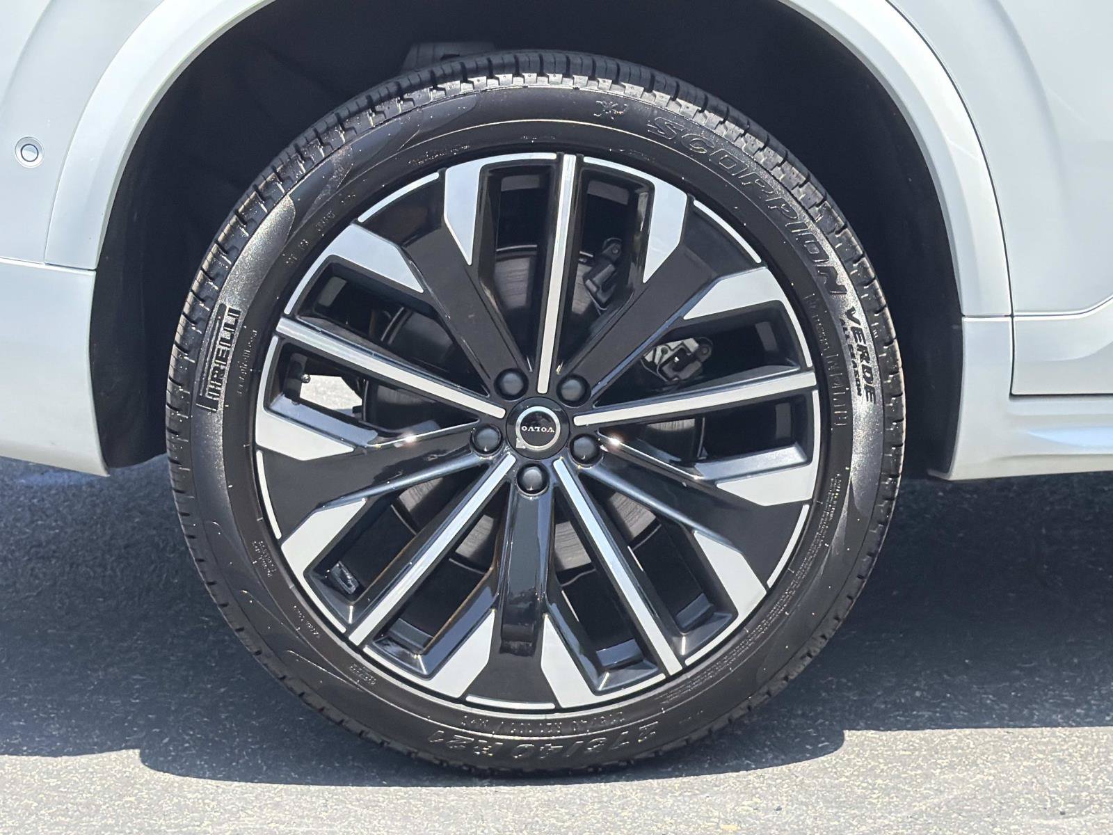 Used 2026 Volvo XC90 B6 Plus w/ Protection Package Premier AWD/4WD image 28