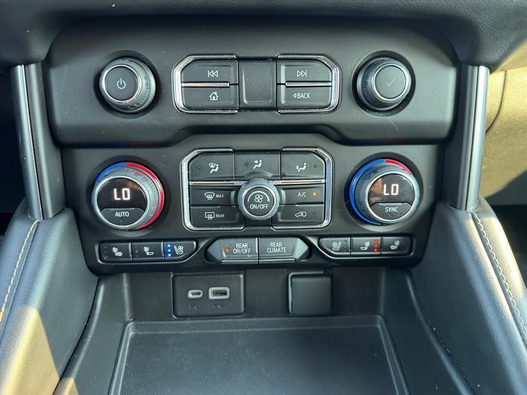 Used 2022 Chevrolet Suburban Premier AWD/4WD image 24