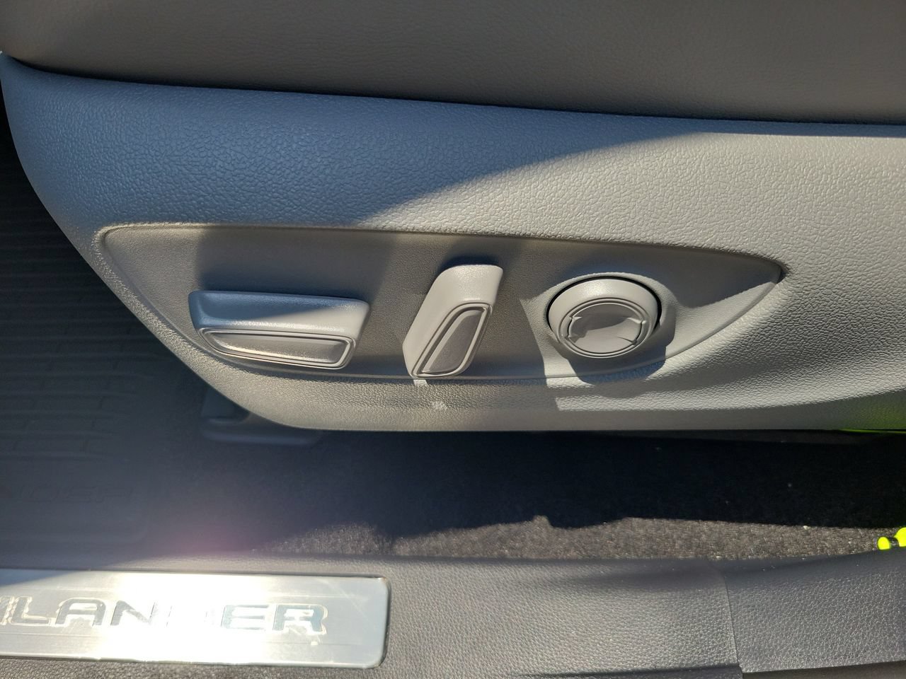 New 2026 Toyota Highlander Limited AWD/4WD image 18