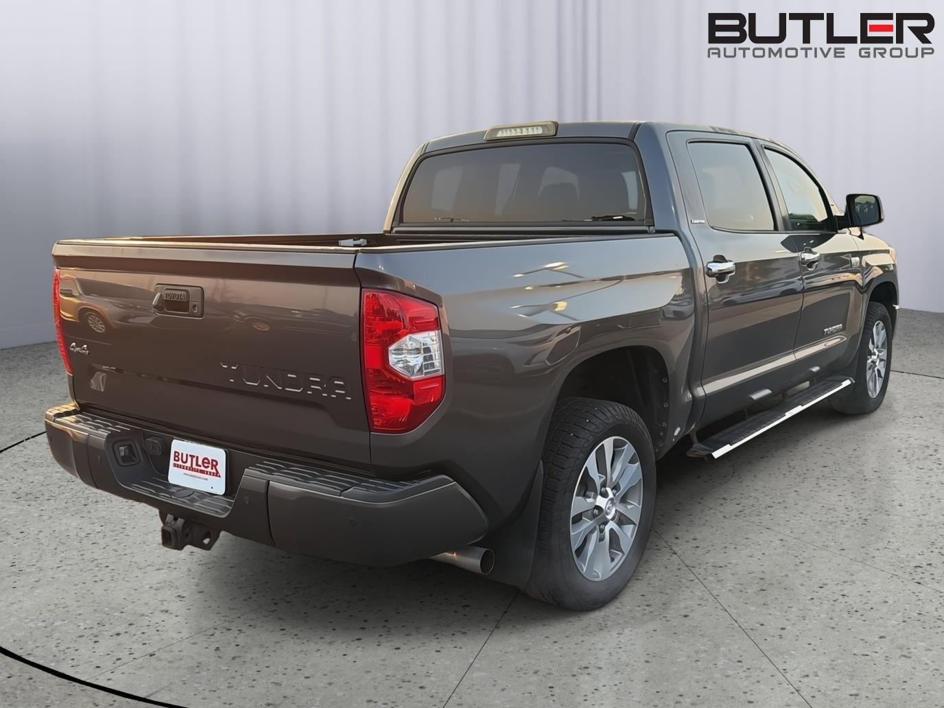 Used 2017 Toyota Tundra Limited w/ Limited Premium Package AWD/4WD image 6