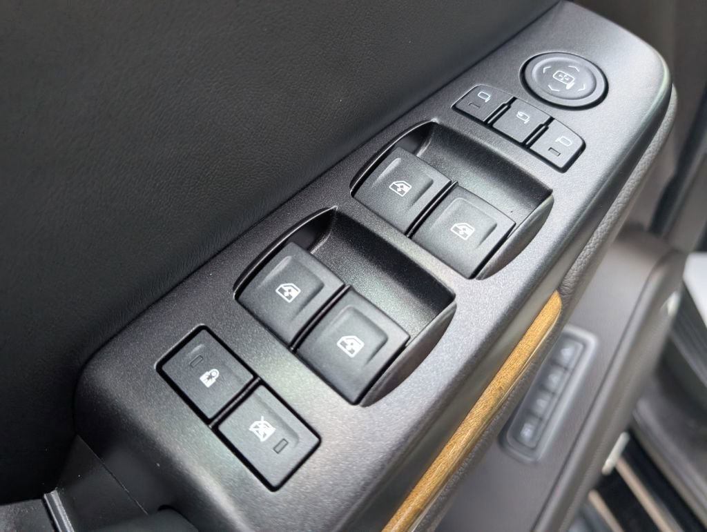 Used 2016 GMC Yukon Denali w/ Open Road Package image 16