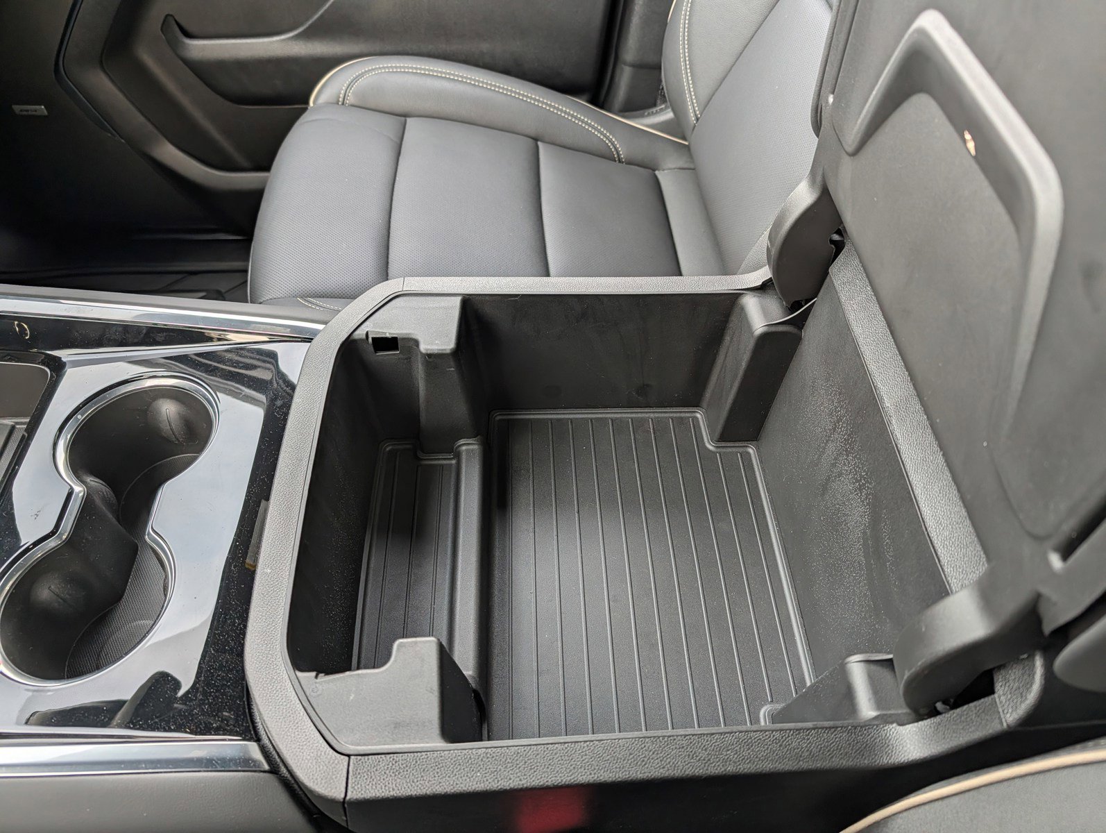 Used 2025 Chevrolet Tahoe Premier image 32