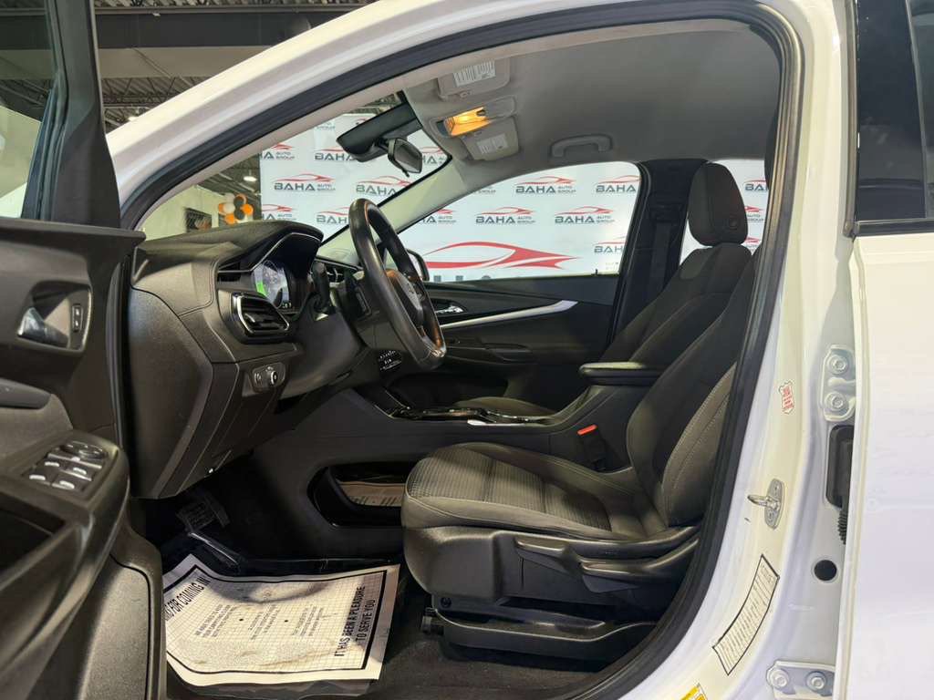 Used 2023 Chevrolet Bolt EUV LT FWD image 29