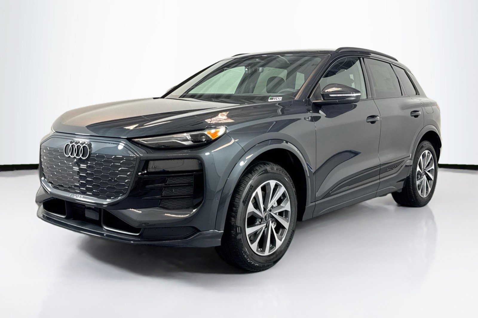 New 2027 Audi Q6 e-tron Premium image 1