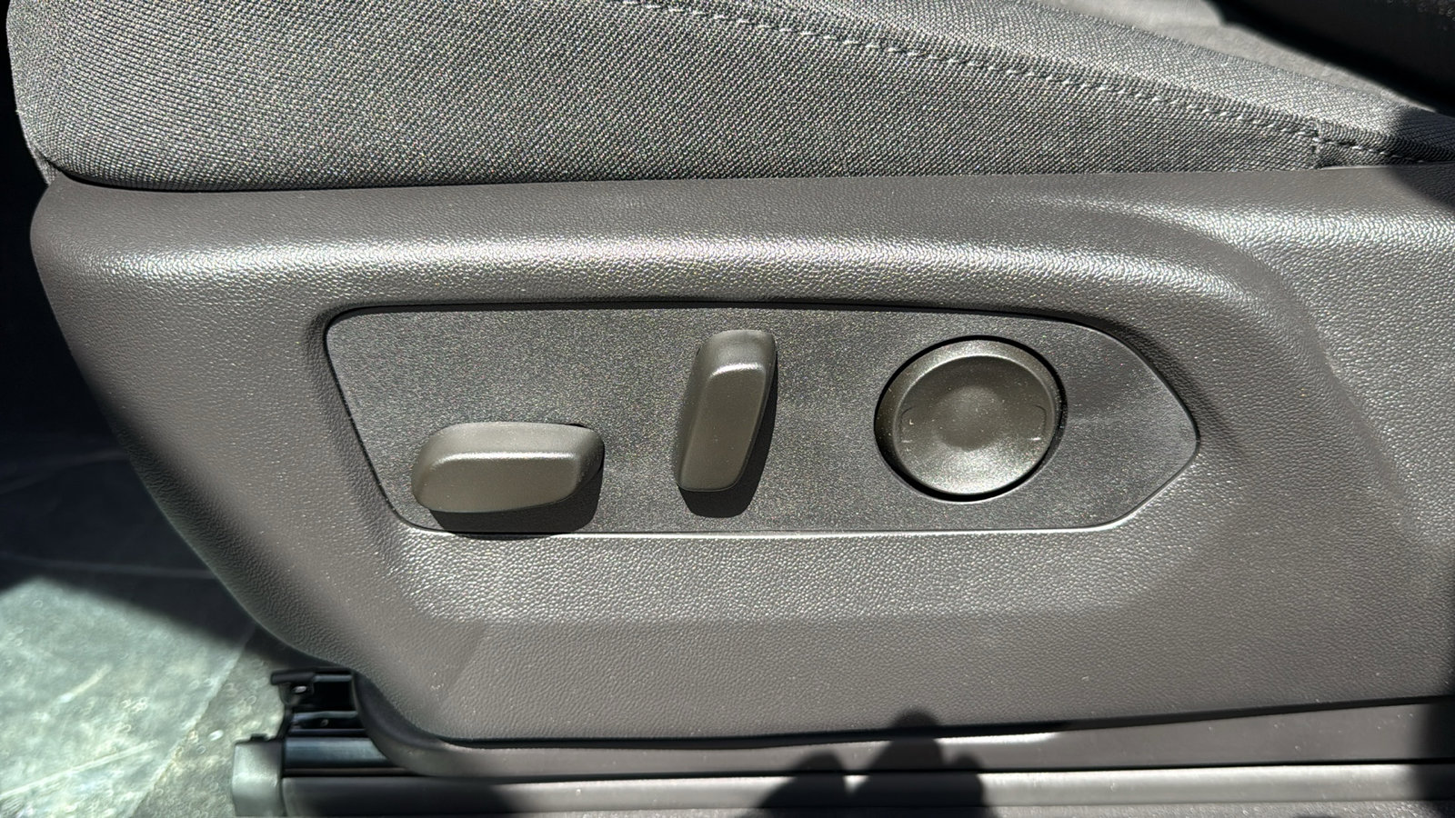 New 2026 GMC Sierra 3500 SLE w/ SLE Convenience Package image 7