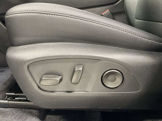 Certified 2025 Chevrolet Traverse LT AWD/4WD image 12