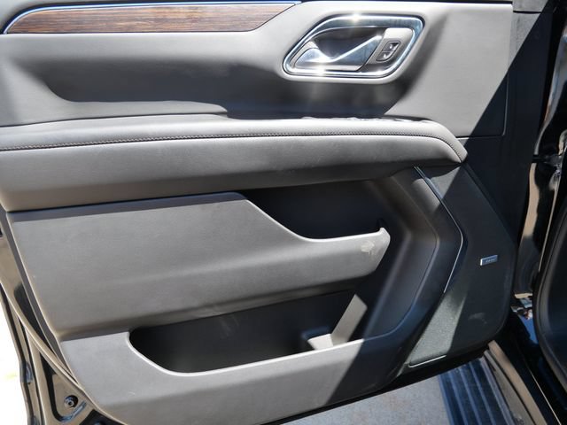 Used 2023 Chevrolet Suburban High Country AWD/4WD image 12