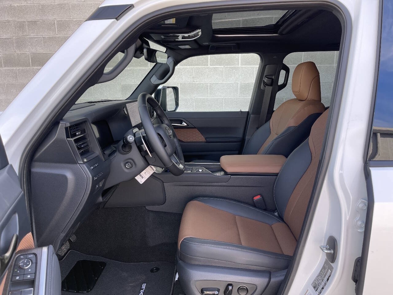 Used 2026 Lexus GX 550 w/ Cold Area Package AWD/4WD image 15